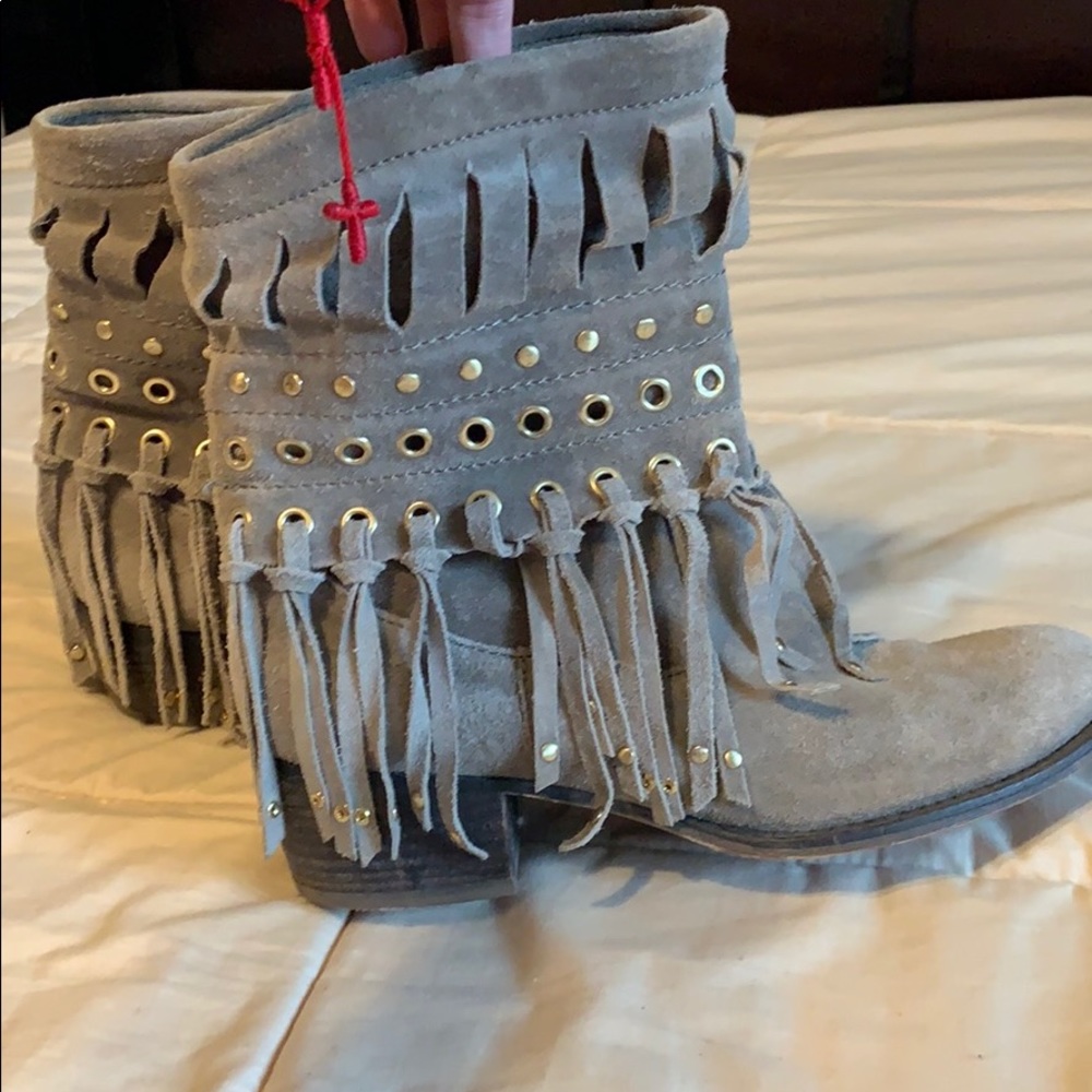 Booties - Picture 4 of 5